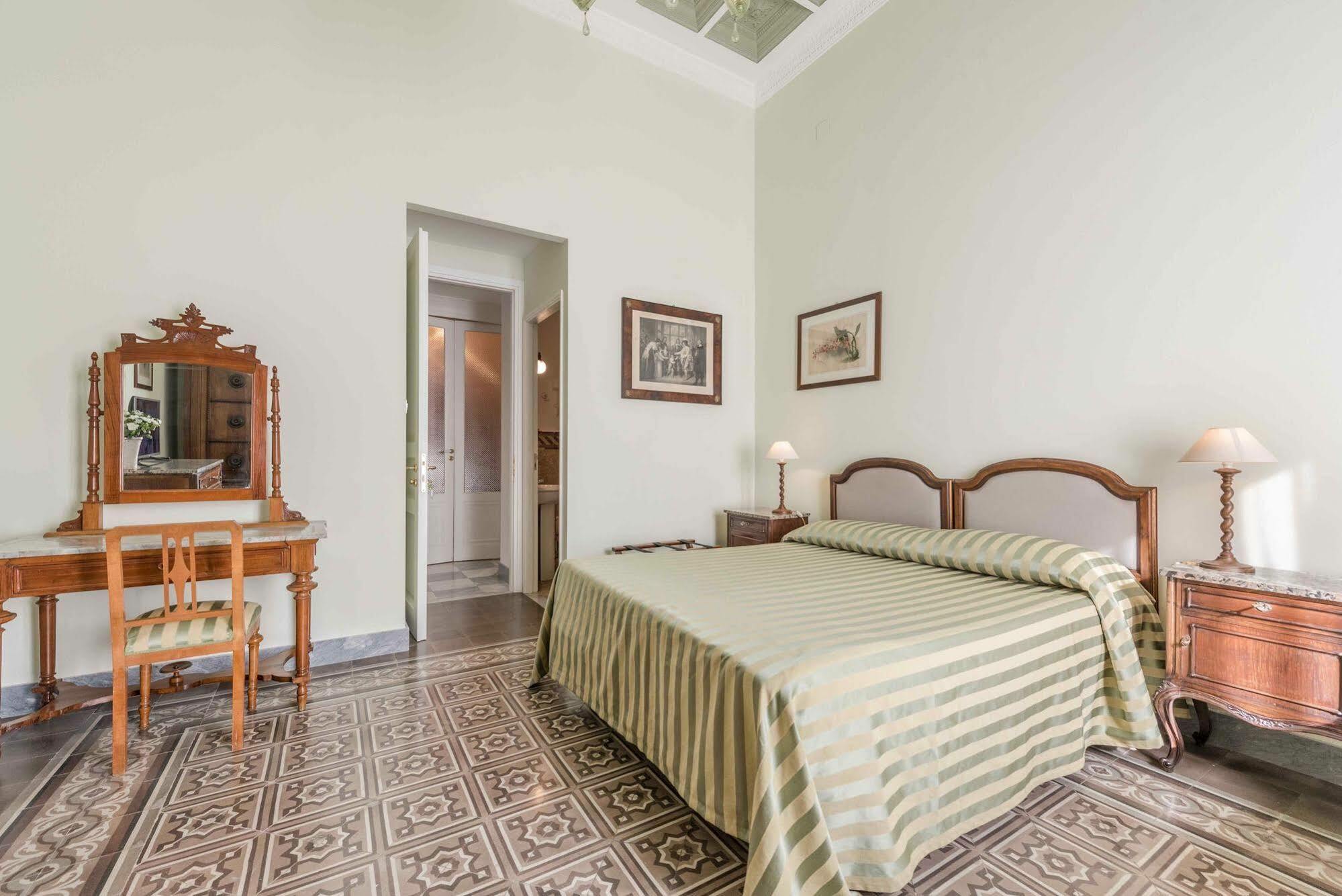 Bed and Breakfast Palazzo Benso Палермо Экстерьер фото